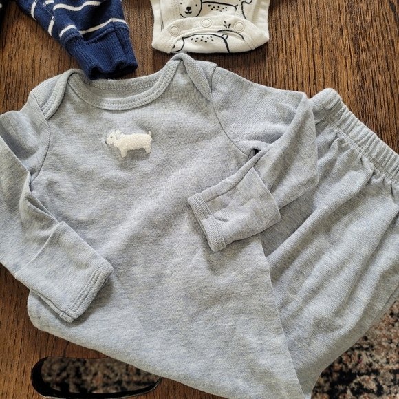 Bundle/Lot of 14 Tops, Bottoms, and Pj's Size Boys Newborn - Picture 6 of 9